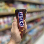 خرید و قیمت شکلات قیفی اسنیکرز