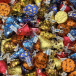 خرید و قیمت شکلات فله ای کیسز هرشیز