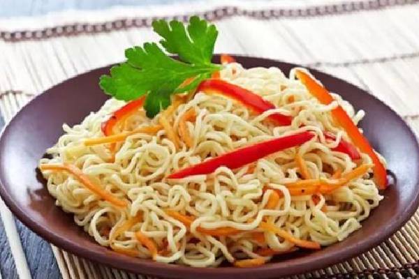 طرز تهیه نودل کره‌ای فوری با طعم اصیل