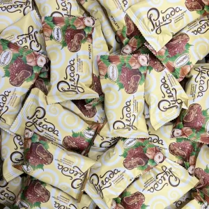 شکلات فله‌ای با مغز فندق خامه‌ای آکوند